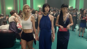 still-tokyo-vampire-hotel-2