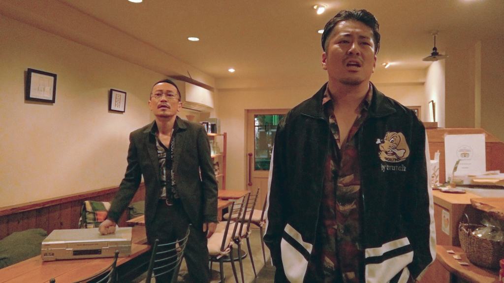 Beyond the two infinite minutes (2021) by Junta Yamaguchi.